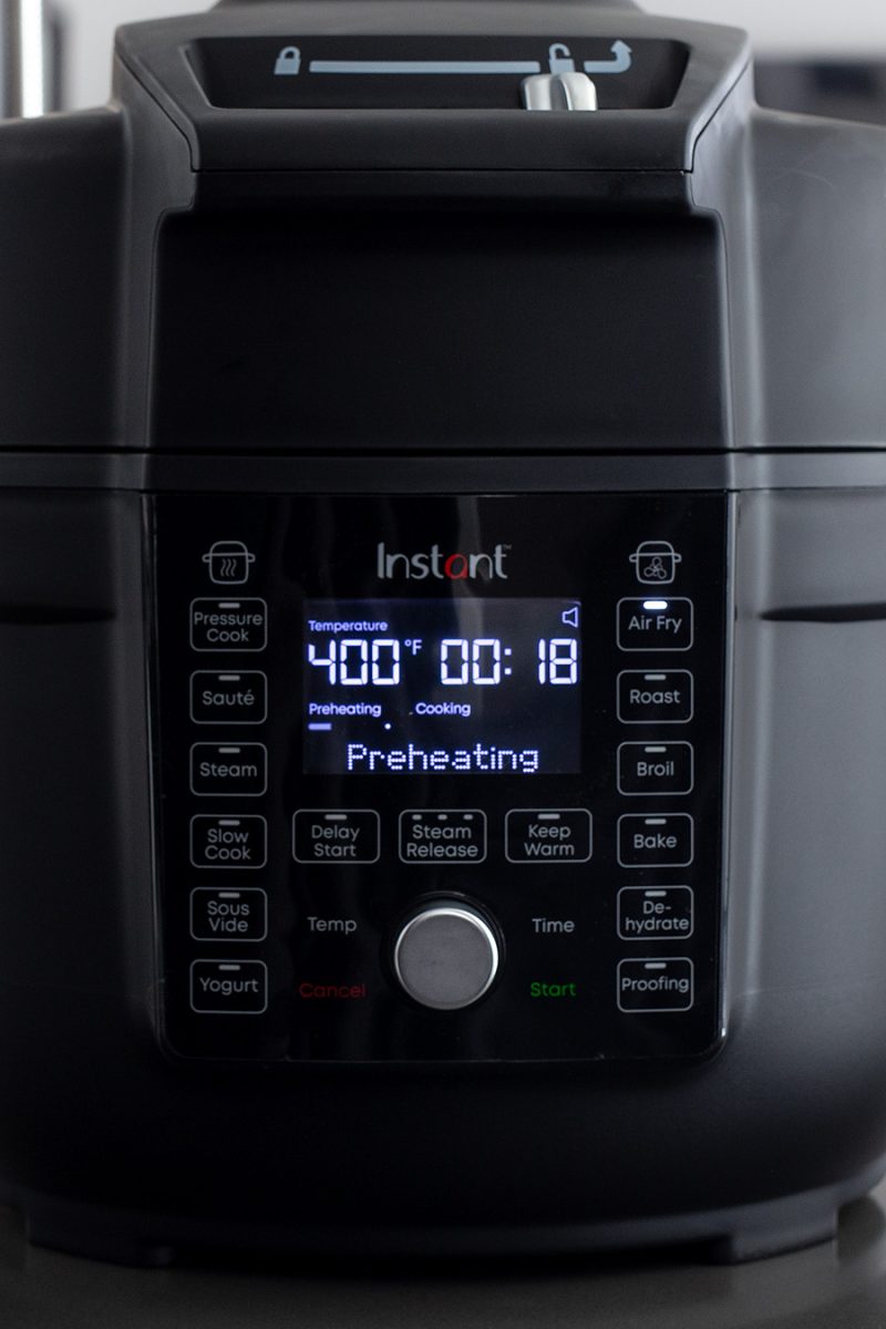 The digital display for the Instant Pot Duo Crisp with Ultimate Lid featuring dot matrix.