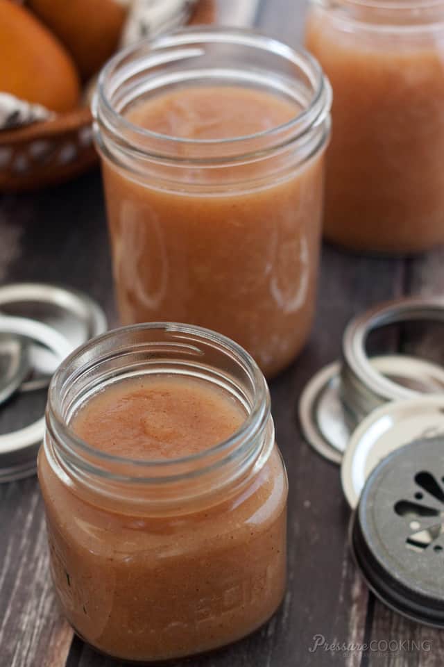 close up Quick and Easy Pressure Cooker Pear Applesauce in two glass jars