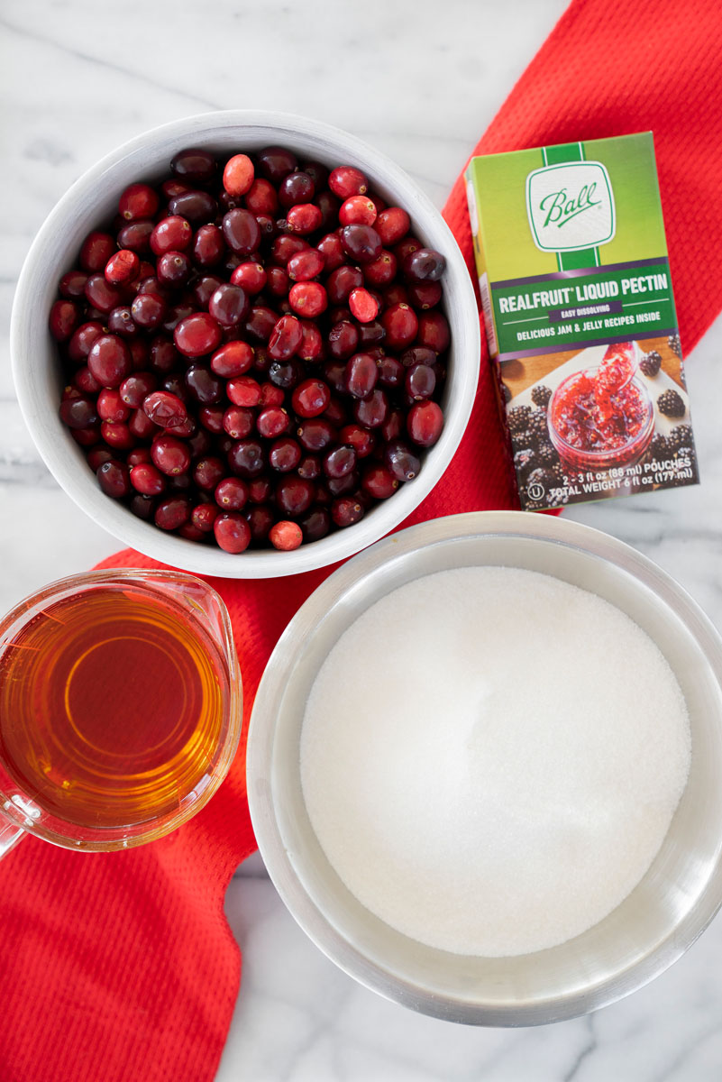 ingredients for fresh cranberry jelly with liquid pectin